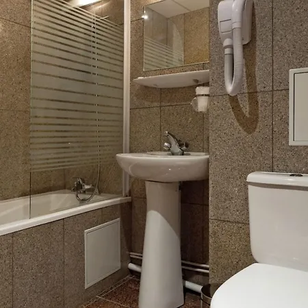 Americain Hotel 2*