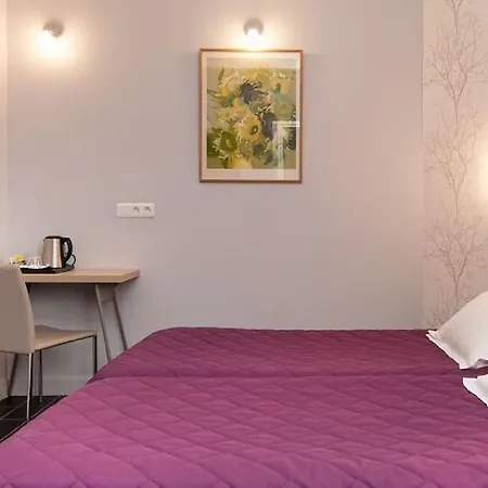 Americain Otel 2*
